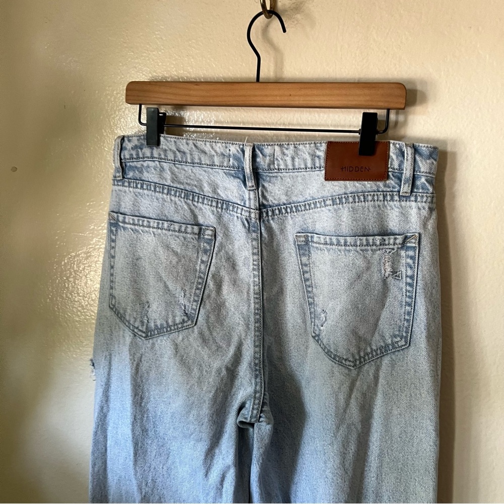 HIDDEN | High Rise Destructed Dad Jean - Picture 5 of 7